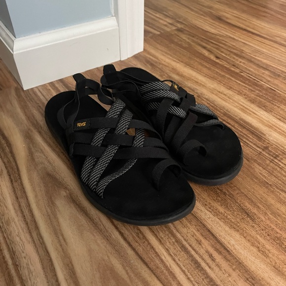 Teva Voya Black Strappy Sandals - Picture 2 of 4
